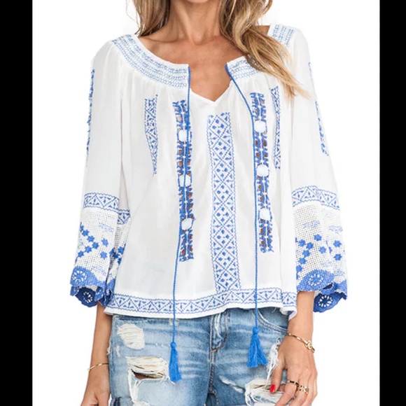 Beautiful rare top bohemian white and blue embroidered design. Can be worn off s - Picture 9 of 11